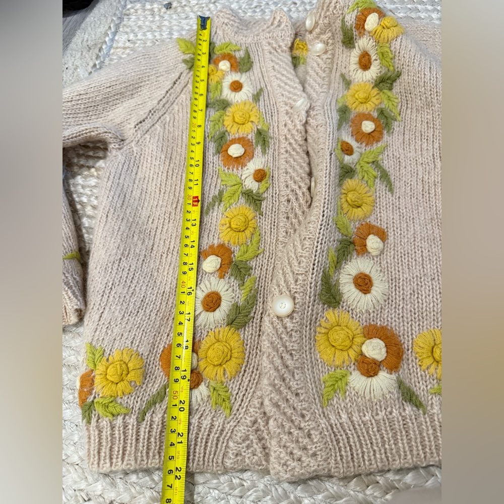 Vintage wool embroidered floral cardigan sweater small - Picture 9 of 10